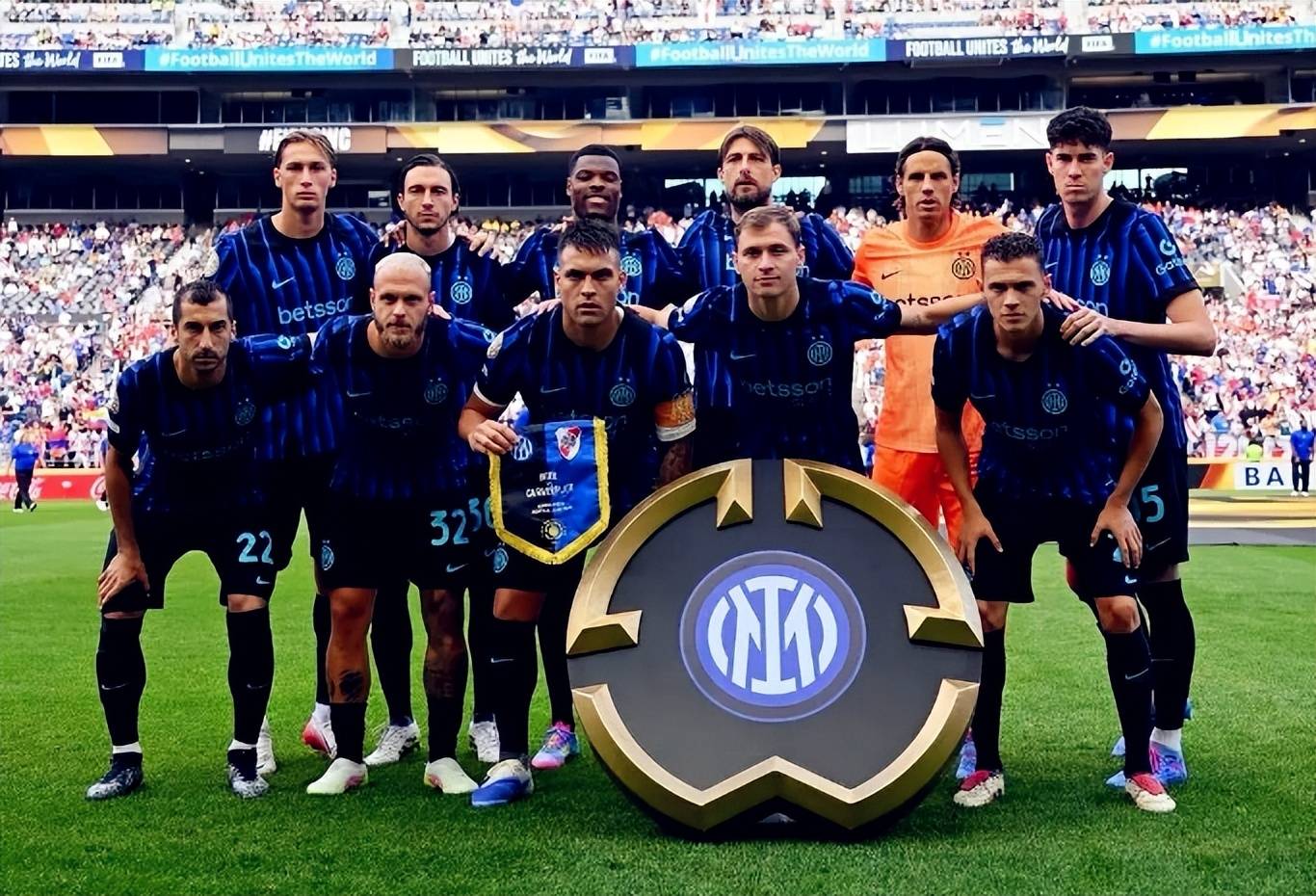 激荡青春热血，比肩03版传奇世界，开创九职业流派新纪元！