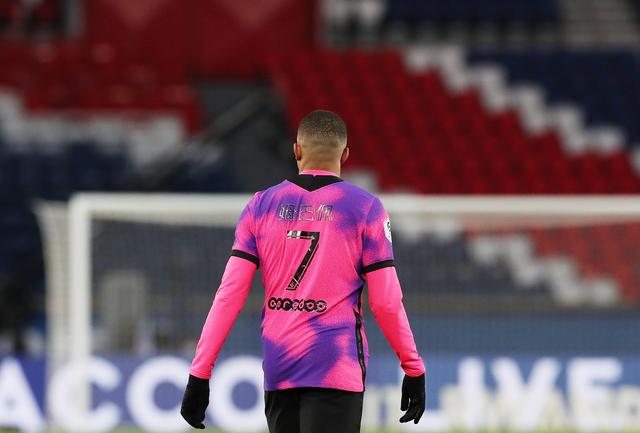 周日015 德甲：门兴格拉德巴赫VS奥格斯堡——德甲中游拉锯战，攻防均衡对决