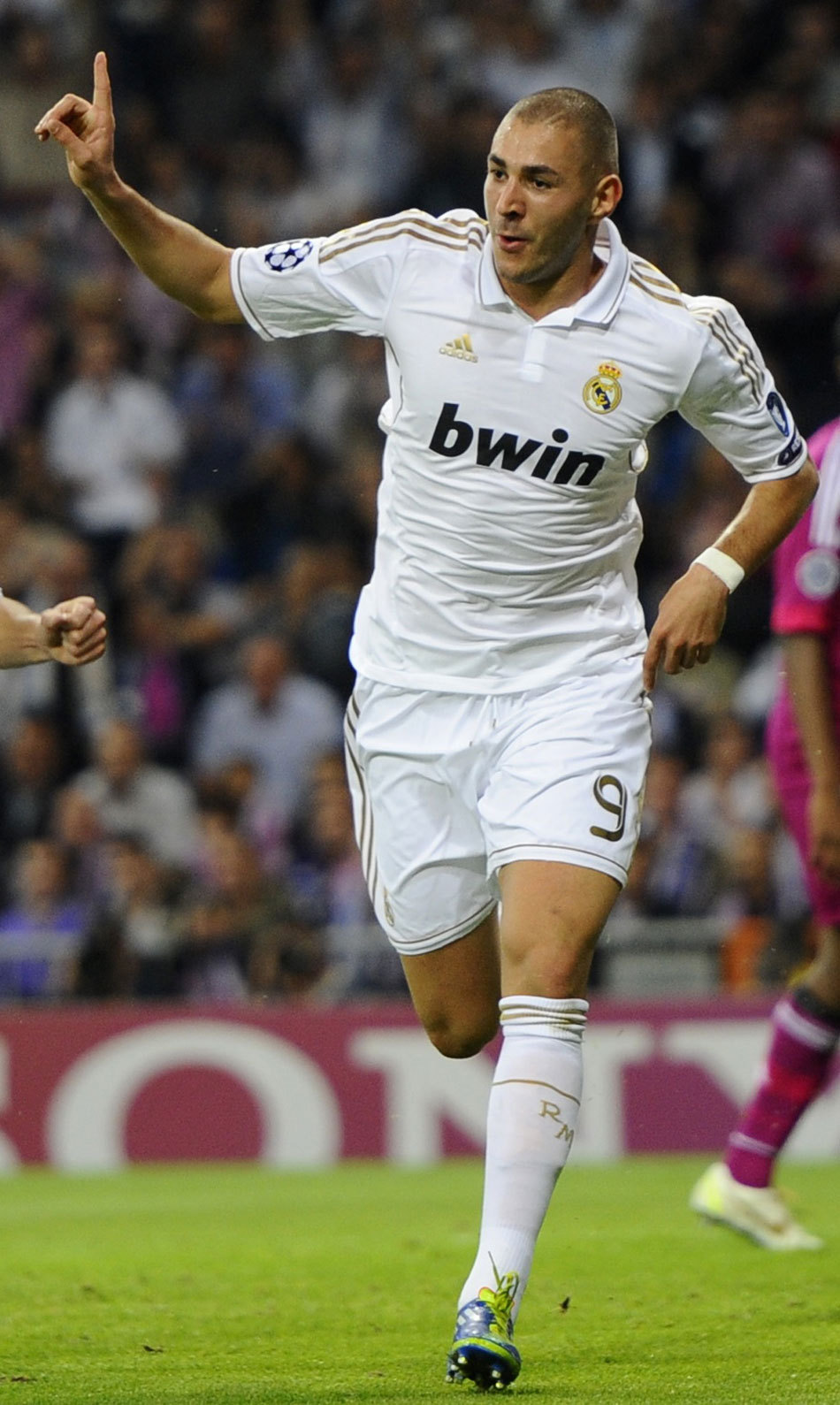 东契奇空砍42分，德罗赞贡献32分，湖人客场112-124惜败国王