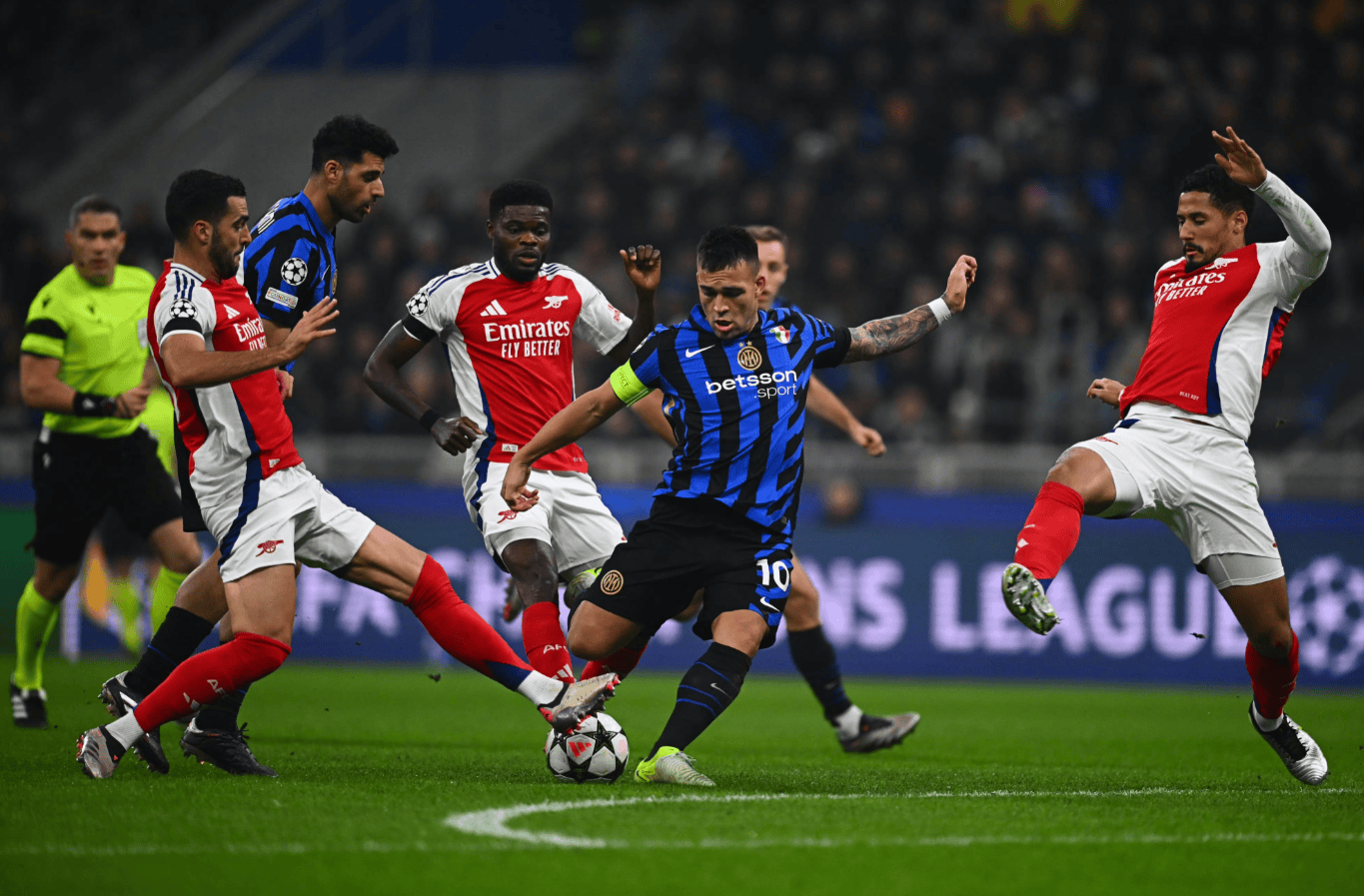 马尔卡宁28分 爵士客场击败骑士